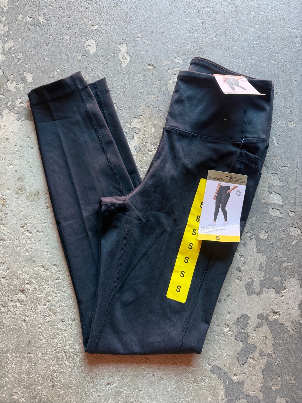 “New” Black High-Waist Active Leggings sizeS